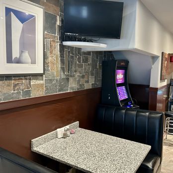 Layton Gyros - Relaxed atmosphere - Greek Near Me - Cudahy, Wisconsin Layton Gyros - Relaxed atmosphere - Greek Near Me - Cudahy, Wisconsin