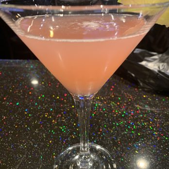 HMD Bar & Grill - Gin Cosmo - Bars Near Me - Chicago Ridge, Illinois HMD Bar & Grill - Gin Cosmo - Bars Near Me - Chicago Ridge, Illinois