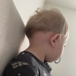 Bad haircut. Bad haircut.