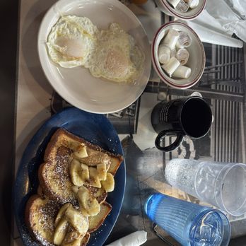 Mattie's Diner - Hunka Hunka Burnin' Toast and over easy eggs - Diners Near Me - Charlotte, North Carolina Mattie's Diner - Hunka Hunka Burnin' Toast and over easy eggs - Diners Near Me - Charlotte, North Carolina