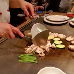 Fujiya Of Japan - Die Zubereitung auf der Teppan-Platte ist immer wieder ein Ereignis!