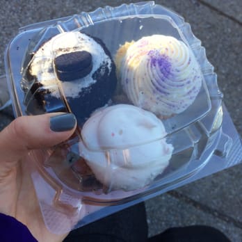 The Cakeroom - Oreo, lavender lemon, strawberry and cream - Cupcakes Near Me - Washington, DC, District of Columbia