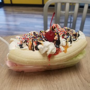 Frankie's Fruit Bar - Banana split! So good! - Shaved Ice Near Me - Reno, Nevada
