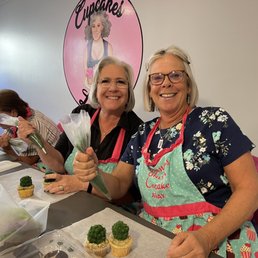 Cupcake decorating!