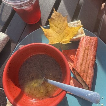 Moca Loca - Combo soup sandwich on the patio with falling leaves - Bakeries Near Me - Gatineau, Quebec Moca Loca - Combo soup sandwich on the patio with falling leaves - Bakeries Near Me - Gatineau, Quebec