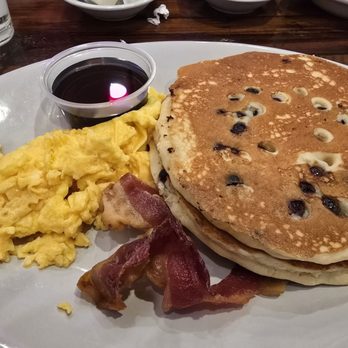 Maple Leaf Diner - American Near Me - Dallas, Texas