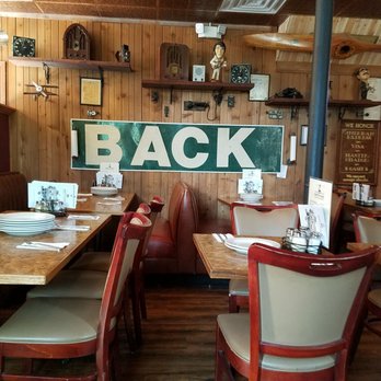 Burt's Place - Pizza Near Me - Morton Grove, Illinois