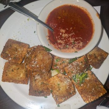 Mama's On The Hill - Toasted Ravioli - Italian Near Me - Saint Louis, Missouri Mama's On The Hill - Toasted Ravioli - Italian Near Me - Saint Louis, Missouri