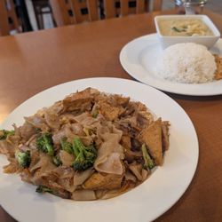 Golden Thai Kitchen