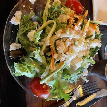 Back Room Steakhouse - Delicious salad with Zinfandel dressing - Steakhouses Near Me - Apopka, Florida