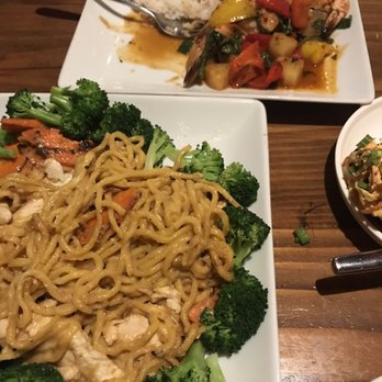 BITES Asian Kitchen + Bar - Thai noodles AKA peanut butter (hold the jelly) noodles - Japanese Near Me - Chicago, Illinois BITES Asian Kitchen + Bar - Thai noodles AKA peanut butter (hold the jelly) noodles - Japanese Near Me - Chicago, Illinois
