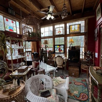 Terrace Oaks Antique Mall - Antiques Near Me - Charleston, South Carolina