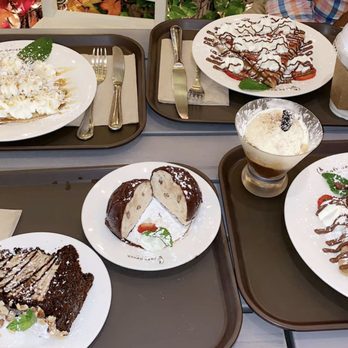 Cafe Bench - IG: Tourguidebuddz - Cafes Near Me - Flushing, New York