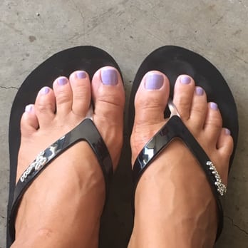 Famous Nails & Spa - Toes by Sally - Nail Salons Near Me - Simi Valley, California