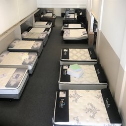 Vee's Discount Furniture & Mattresses