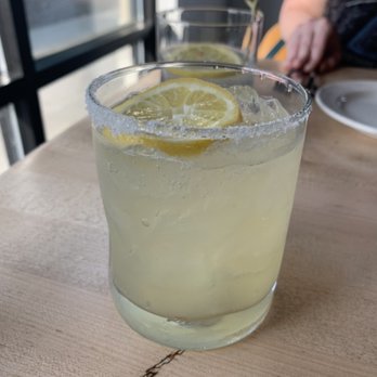 Midlothian Chef's Kitchen - Honey cocktail - New American Near Me - Richmond, Virginia