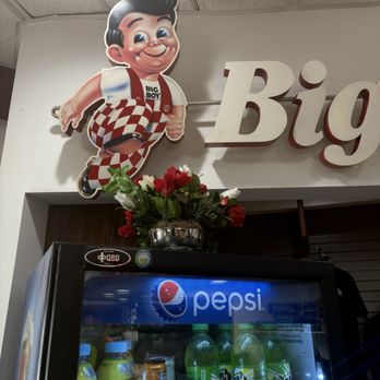 Big Boy Restaurant - American Near Me - Romulus, Michigan