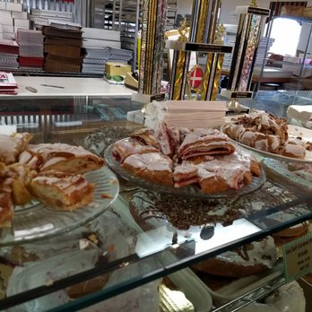 Uncle Mikes Bake Shoppe - Samples! - Bakeries Near Me - De Pere, Wisconsin Uncle Mikes Bake Shoppe - Samples! - Bakeries Near Me - De Pere, Wisconsin