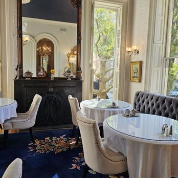 Hamilton-Turner Inn - Breakfast parlor - Hotels Near Me - Savannah, Georgia