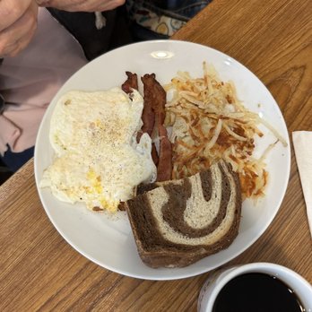 Sunny Street Cafe - Big bite breakfast - Breakfast & Brunch Near Me - Arnold, Missouri Sunny Street Cafe - Big bite breakfast - Breakfast & Brunch Near Me - Arnold, Missouri