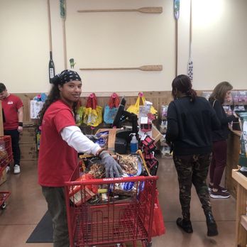 Trader Joe's - Great customer service . Very pleasant. :) - Grocery Near Me - Calabasas, California