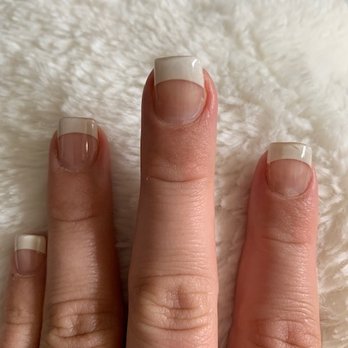 Vera Nails & Spa - Crooked middle finger - Nail Salons Near Me - Chicago, Illinois