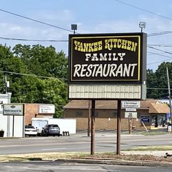 Yankee Kitchen Restaurant - Yankee Kitchen sign on Market Street