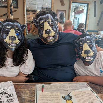 Black Bear Diner Tomball - Papa bear with his cubs - Diners Near Me - Tomball, Texas