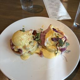 Classic Eggs Benedict