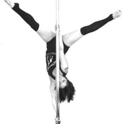 Pole Pursuits - Cat performing an Ayesha