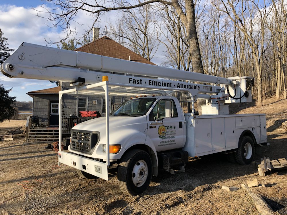 Tom's Yard Services - tree service in Waunakee, WI