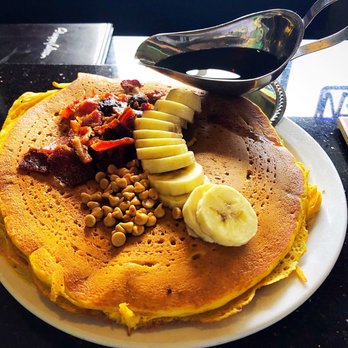Slappy Cakes - Elvis Pancakes (sun pumpkin spice cakes) - Breakfast & Brunch Near Me - Lahaina, Hawaii