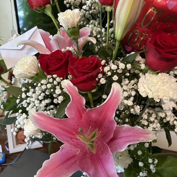 Lucky Flowers - Dozen roses with carnation and balloon additions - Florists Near Me - Anaheim, California