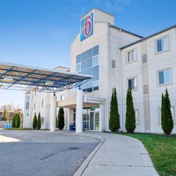 Motel 6 - exterior