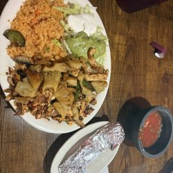 Los Cerritos Mexican Restaurant - Lunch Chicken Fajitas (I added pineapples)