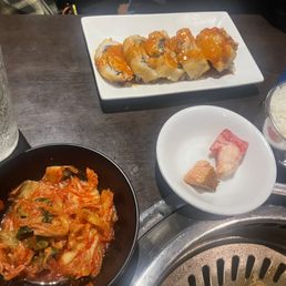 Kimchi & tempura roll Kimchi & tempura roll