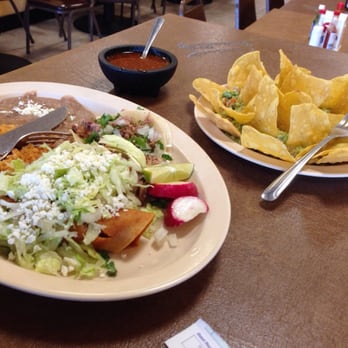 Tacos el Rey - #1 with Carnitas with some chips and Guacamole. - Mexican Near Me - Reno, Nevada Tacos el Rey - #1 with Carnitas with some chips and Guacamole. - Mexican Near Me - Reno, Nevada