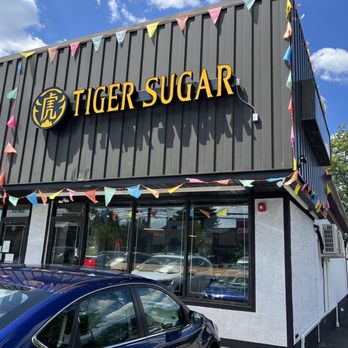 Tiger Sugar - Storefront & parking - August 2022 - Bubble Tea Near Me - Edison, New Jersey