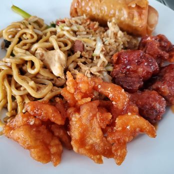 Asian Star - General Tso chicken, sesame chicken, chicken lo mien, pork fried rice, and an egg roll. - Asian Fusion Near Me - West Seneca, New York Asian Star - General Tso chicken, sesame chicken, chicken lo mien, pork fried rice, and an egg roll. - Asian Fusion Near Me - West Seneca, New York
