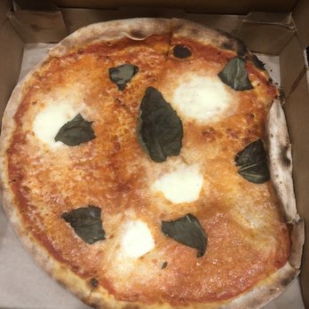 Mister O1 Extraordinary Pizza - South Beach - 13" Bella Margherita Pizza - Pizza Near Me - Miami Beach, Florida