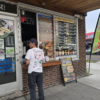 El Pirata Tortas Y Burritos - Order at the window - Latin American Near Me - Seattle, Washington El Pirata Tortas Y Burritos - Order at the window - Latin American Near Me - Seattle, Washington