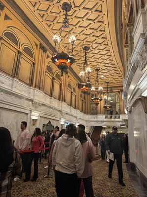 525 W 7th St by null