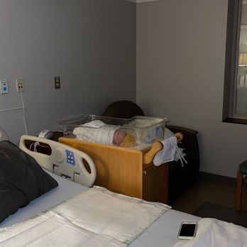 Abrazo West Campus - Postpartum room - Hospitals Near Me - Goodyear, Arizona Abrazo West Campus - Postpartum room - Hospitals Near Me - Goodyear, Arizona