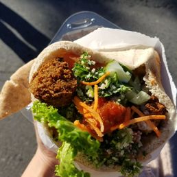 Falafel sandwich. Arranged so prettily! Falafel sandwich. Arranged so prettily!