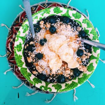 Under the Mango Tree - Classic acai bowl is amazing!!! - Coffee & Tea Near Me - Miami Beach, Florida