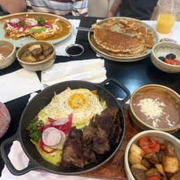 Everything tasted good and the presentation CHILAQUILES, HUEVOS RANCHEROS AND PANCAKES Everything tasted good and the presentation CHILAQUILES, HUEVOS RANCHEROS AND PANCAKES