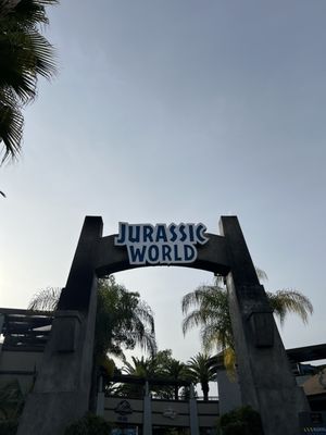 Jurassic World - The Ride by null