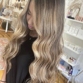 SPELL Style Lounge - Danielle - Hair Extensions Near Me - Phoenixville, Pennsylvania