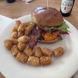 Freeborne's Eatery & Lodge