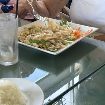 Thai Villa - Garlic noodle - Thai Near Me - Nipomo, California